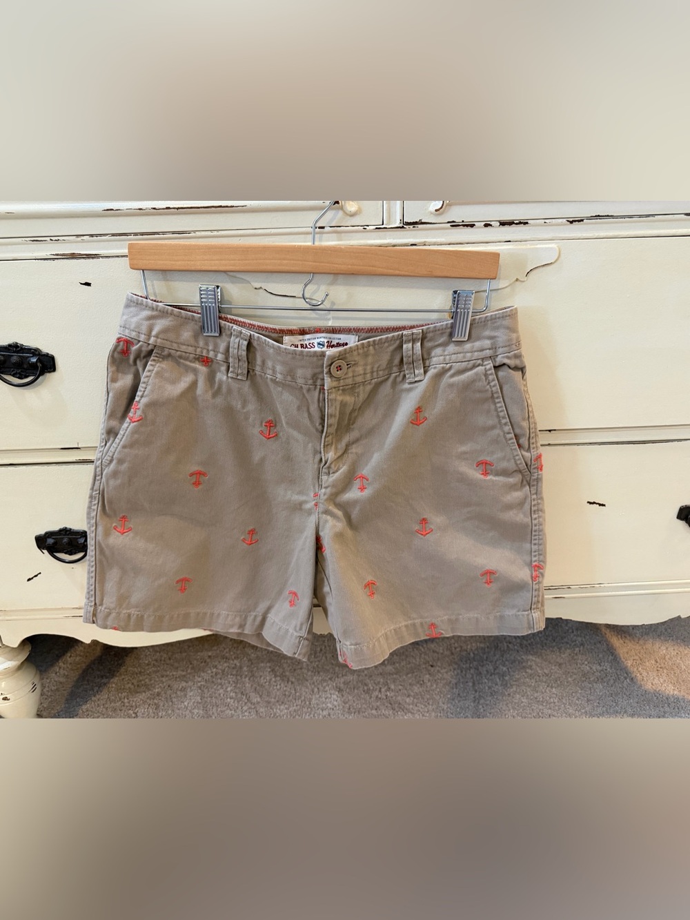 GH Bass Khaki Anchor Embroidered Shorts 5 Inch Seam  100% Cotton Size 8